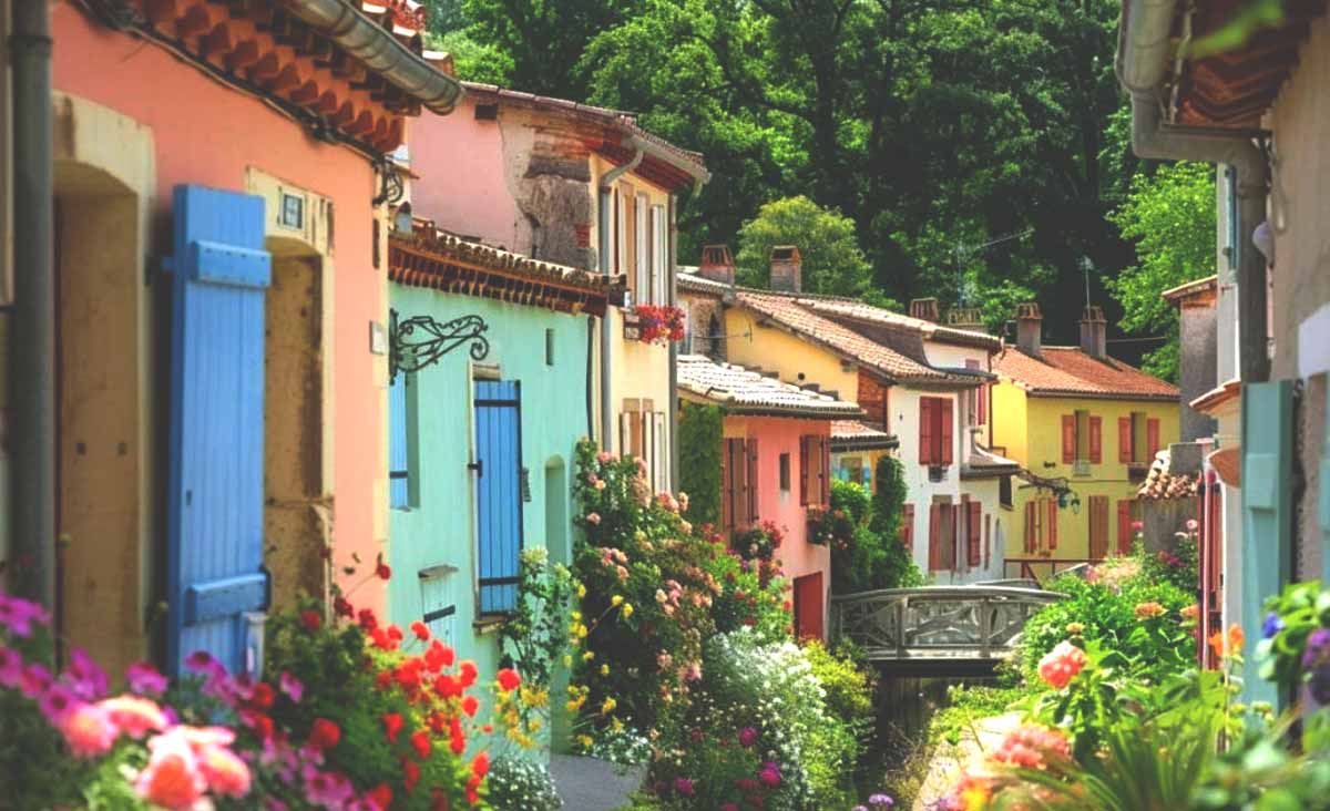 À 45 minutes de Toulouse, ce village magique vous transporte au cœur d’une bastide du XIIIe siècle