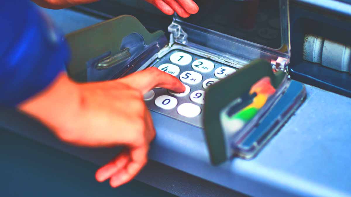 Le bouton sur lequel vous devez toujours appuyer après avoir retiré de l’argent à un distributeur pour éviter les arnaques