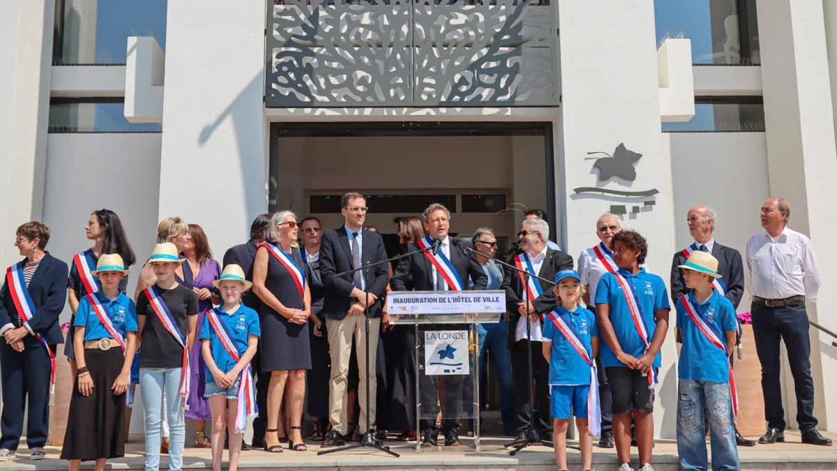 Plus moderne et plus accueillant : le nouvel hôtel de ville de La Londe-les-Maures inauguré